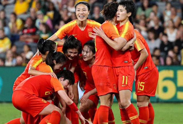 女子足球比赛中，中国队表现出色夺冠